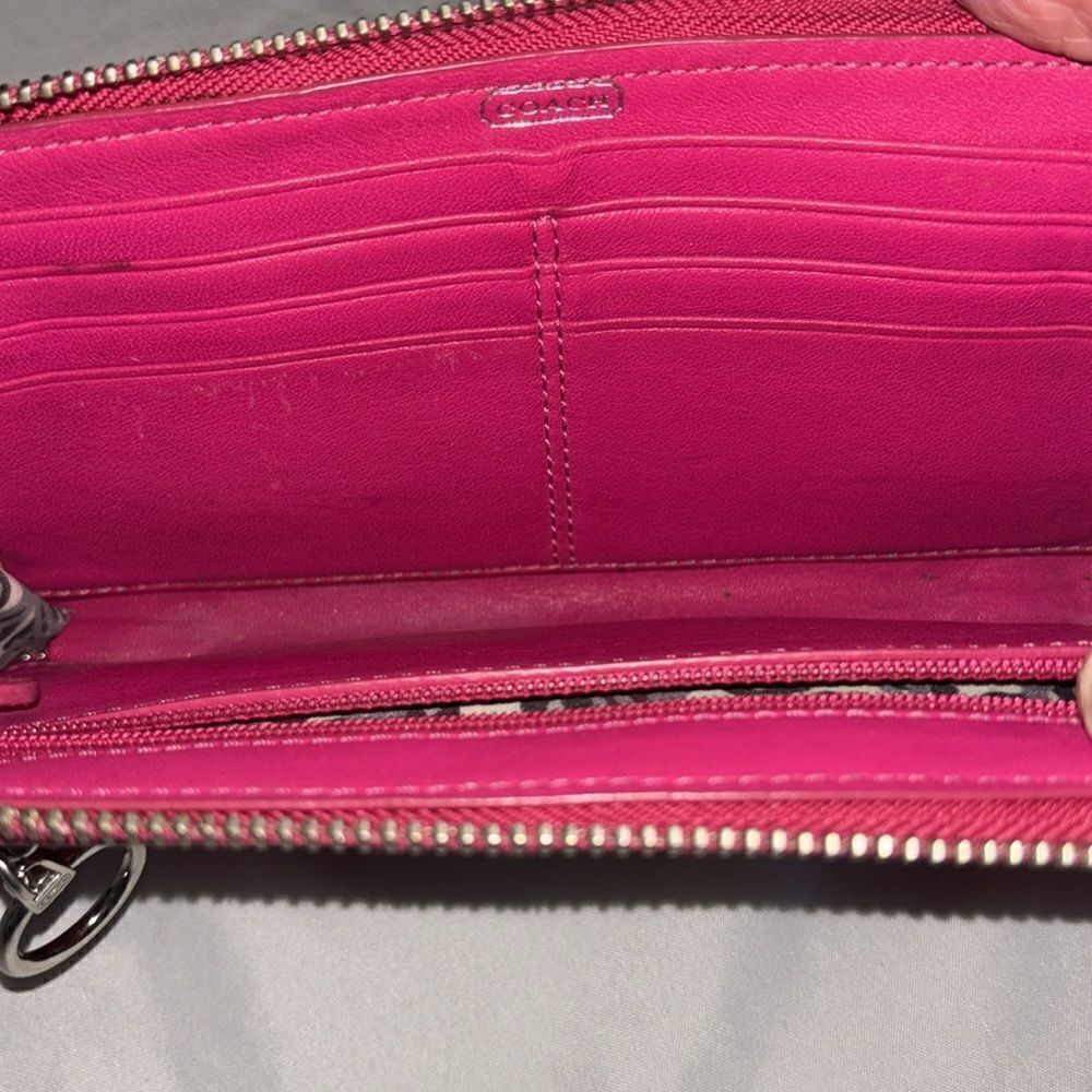 COACH Poppy Collection deep fuchsia wristlet - Picture 4 of 5